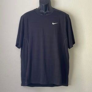 Men’s Nike Mesh Shorts Sleeve Shirt
